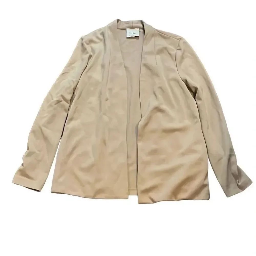 Ellie Tahari jacket with pockets. Size medium.